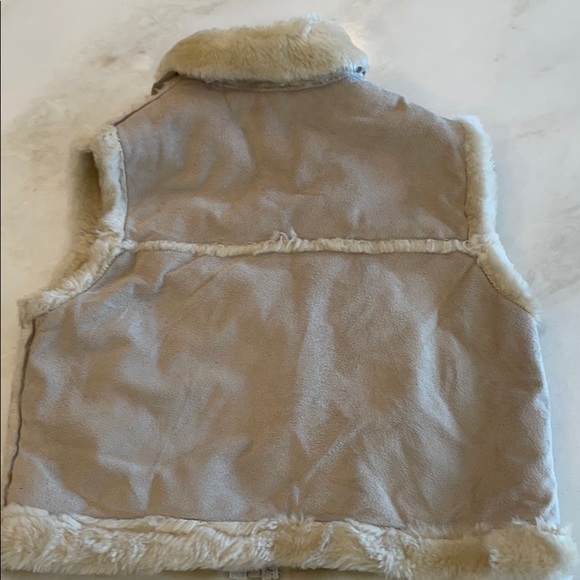 Come Quore Girls Tan Faux Fur and Suede Vest-Size 2 - Picture 2 of 6
